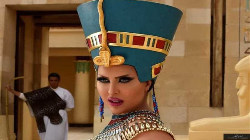 إطلالة فرعونية مبهرة