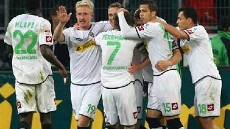 شتوتجارت يفوز علي