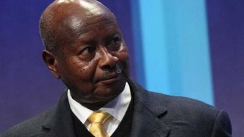 الرئيس الأوغندي يطالب