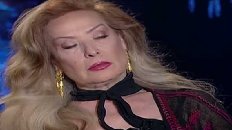 بكاء وانسحاب الضيوف