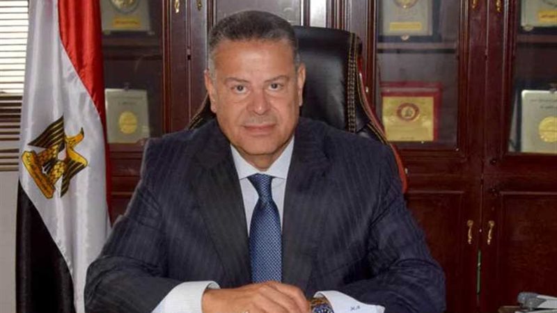 محافظ بني سويف يهنئ