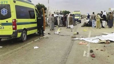 مصرع وإصابة 5 أشخاص من أسرة واحدة إثر انقلاب سيارة بالبحيرة