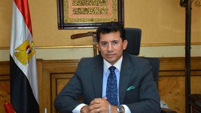 وزير الشباب يتدخل لحل أزمة أسعار التذاكر بطولة أمم إفريقيا