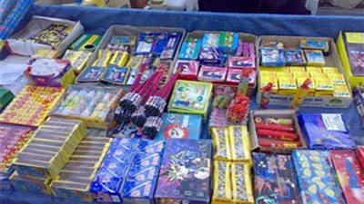 ضبط 2650 قطعة ألعاب نارية بقنا قبل طرحها بالأسواق