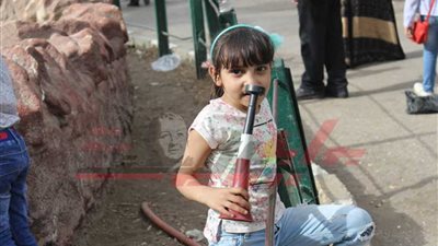 الاطفال والشباب بهجة إحتفالات أعياد الربيع فى حديقه الحيوان