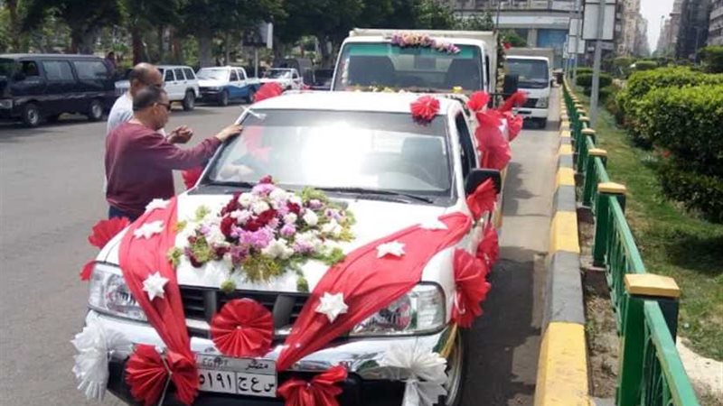 موكب لعربات زهور