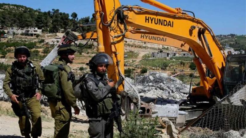 الاحتلال يهدم 25