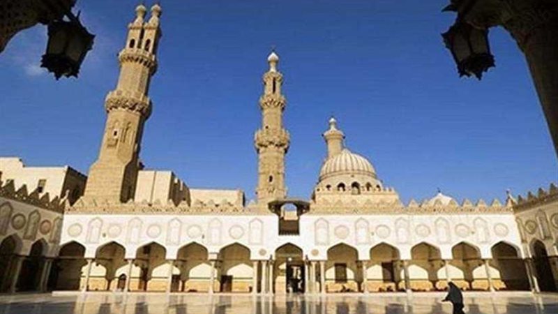 الأزهر يهنئ عمال
