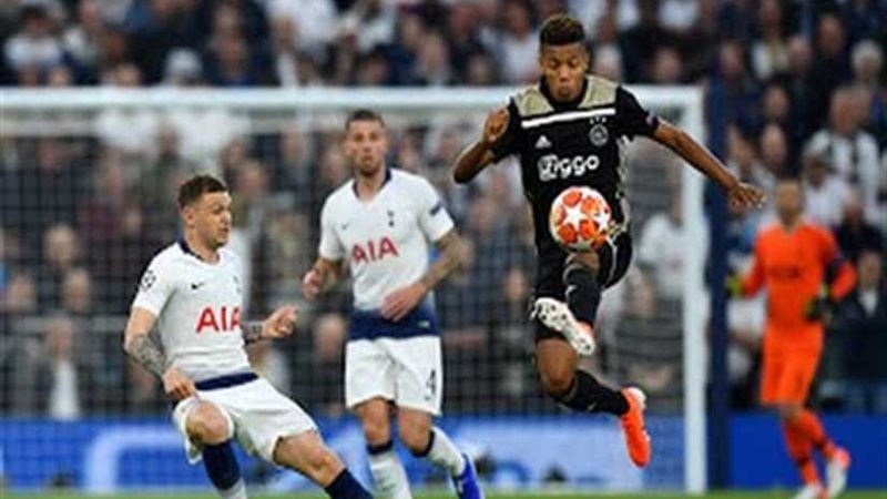 أياكس يفوز على توتنهام