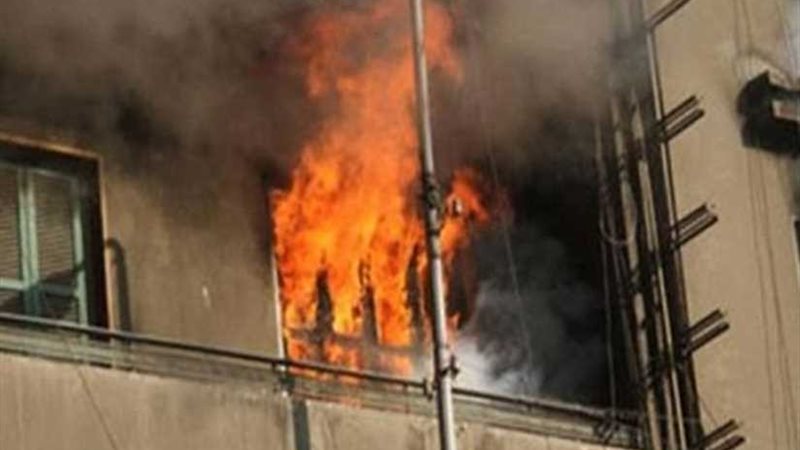 مدمن يشعل النيران