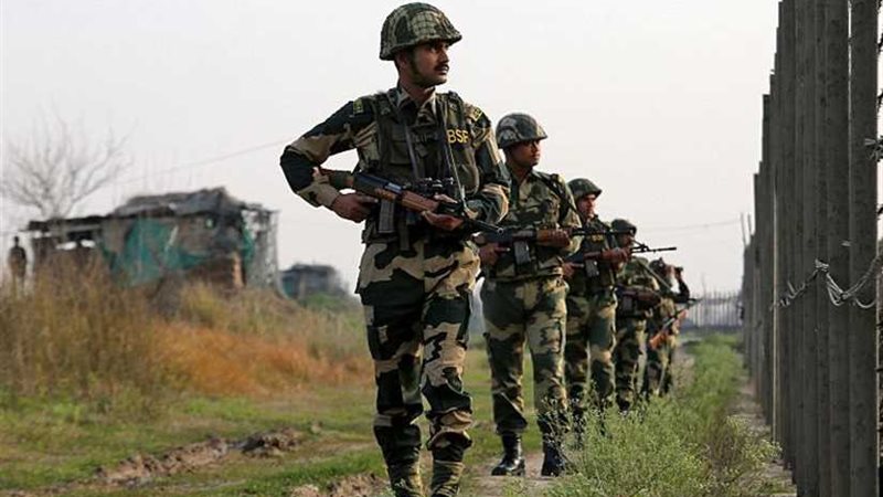 مقتل وإصابة 10 أفراد