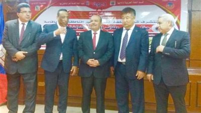 رئيس جامعة طنطا والمستشار الثقافي الصيني يشهدان حفل تكريم غير الناطقين باللغة العربية