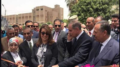 وزيرة التضامن الاجتماعي تفتتح ورشة لإنتاج الأطراف الصناعية بأسيوط..(صور)