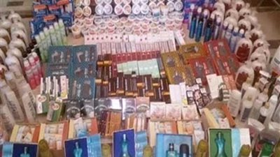 ضبط 41 ألف عبوة تجميل مجهولة المصدر بالإسكندرية