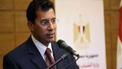 وزير الرياضة يهنئ حجازي وتريزيجيه هاتفيا باختيارهما أفضل لاعبين