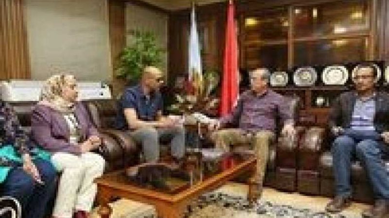 محافظ كفر الشيخ يناقش