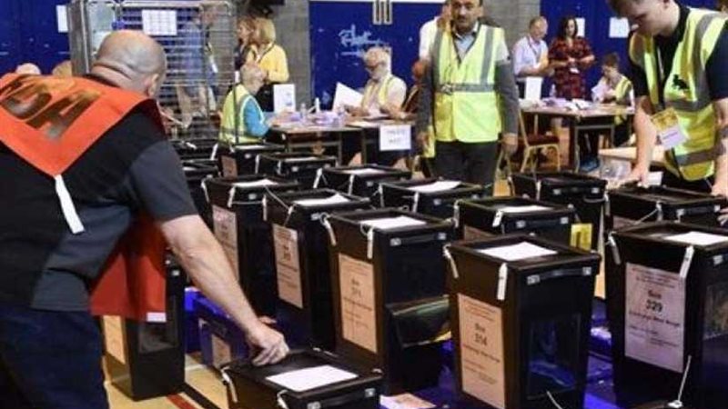 المحافظين والعمال