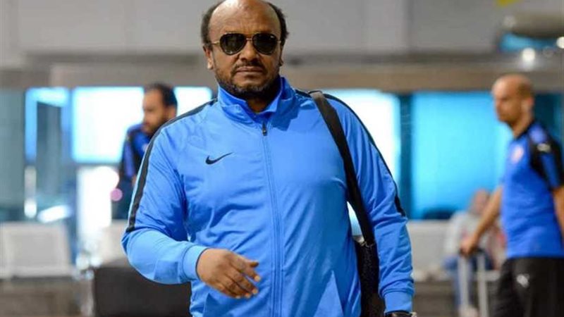 تيجانا يؤازر لاعبي