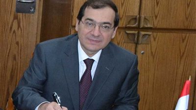 وزير البترول يوقع اتفاقية استغلال الفوسفات بالصحراء الغربية