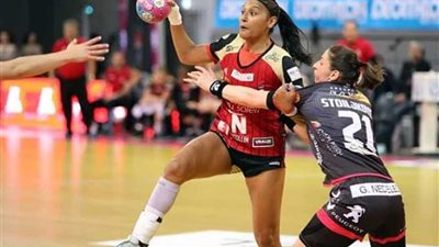 احسان عبد الملك تقود فريقها لنهائي الدوري الفرنسي لكرة اليد