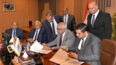 محافظ الدقهلية يشهد بروتوكول تعاون بين جامعة المنصورة وهيئة تعليم الكبار