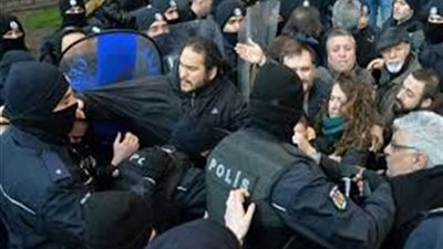 محكمة تركية تصدر أحكاما بحبس أعضاء اتحاد الأطباء