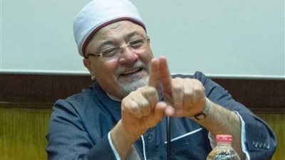 بالصور .. الشيخ خالد الجندى يزور المعهد القومى للأورام ٧٧٧ لدعم مرضى السرطان