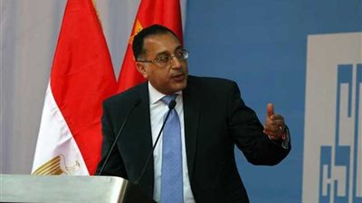 نشرة 24.. رئيس الوزراء يتابع موقف توصيل المرافق لـ 13 مجمعًا صناعيًا يتم تنفيذها‎