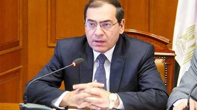 وزير البترول يعقد لقاء مع 74مهندسًا وكيميائيًا بمجال السلامة المهنية‎