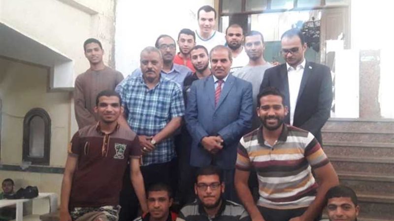 المحرصاوى يؤدى الصلاة