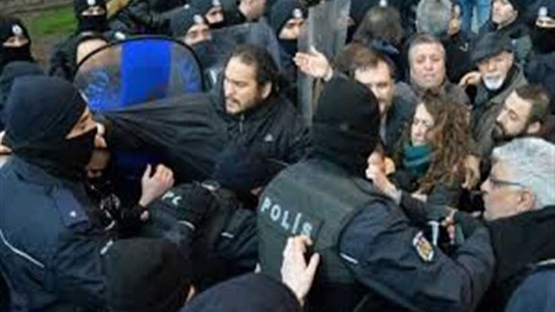 محكمة تركية تصدر