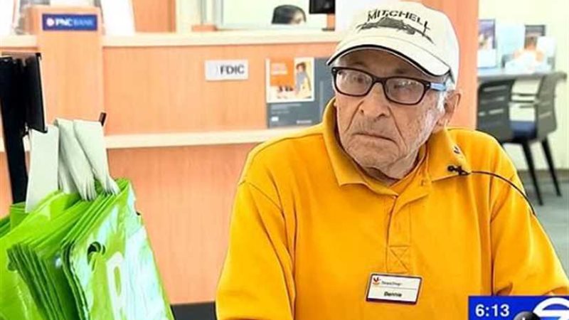 مسن في الـ 97 من