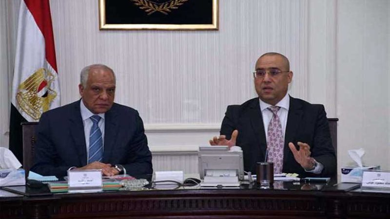 وزير الإسكان ومحافظ