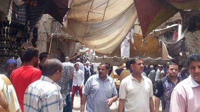 حملات لإزالة الإشغالات من شوارع مدينة أبو تيج بأسيوط