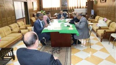 لجنة اختيار القيادات برئاسة نائب المحافظ