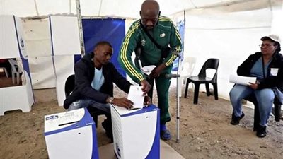 الحزب الحاكم في جنوب إفريقيا يفوز بالانتخابات التشريعية