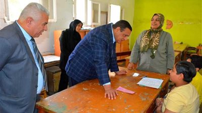 محافظ البحيرة يوجه بتوفير الراحة للطلاب والمراقبين بالشهادة الاعدادية