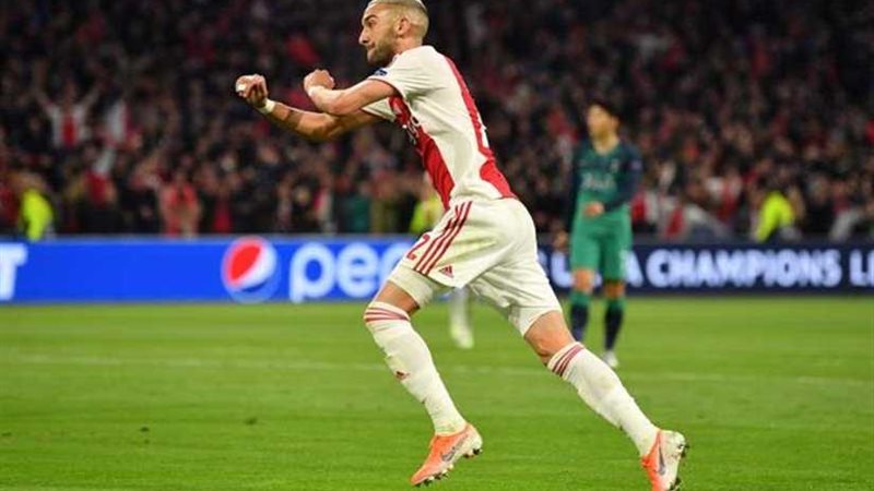 أياكس يُصعب مهمة