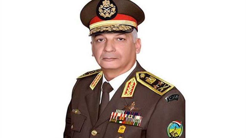 وزير الدفاع يلتقي