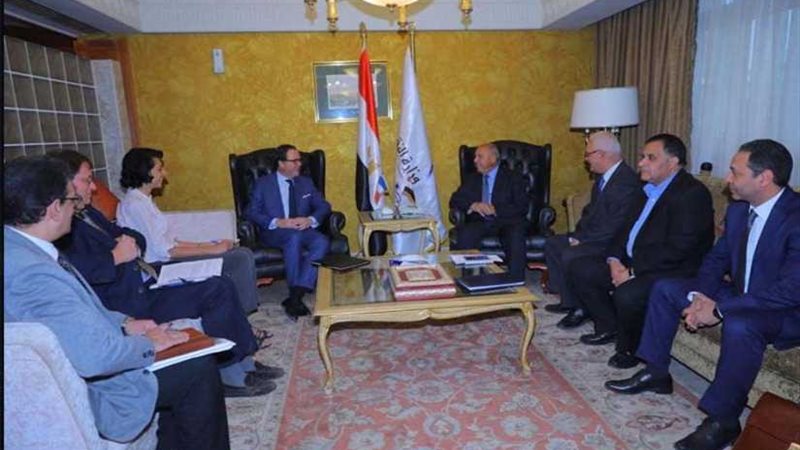 وزير النقل يبحث مع