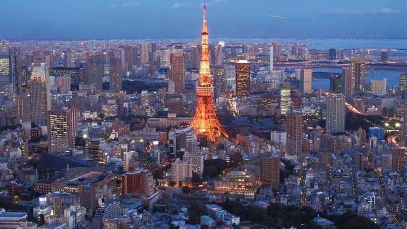 طوكيو تشدد القيود