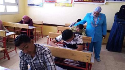52 ألفًا و331 طالبًا وطالبة يؤدون امتحان الشهادة الإعدادية بـ