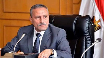 محافظ الإسماعيلية يشيد بجهود الأجهزة التنفيذية والأمنية والقوات المسلحة