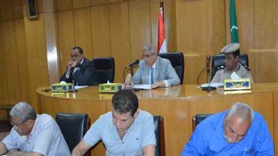 المنياوية يبدأون في طلاء واجهات 3600 عقار بدلًا من الطوب الأحمر