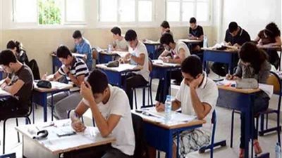 طلاب أولى ثانوي.. تعرف على الجديد في أداء امتحانات نهاية العام
