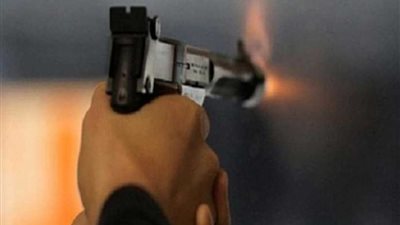 عاطل يطلق النار على شقيقته بالخصوص