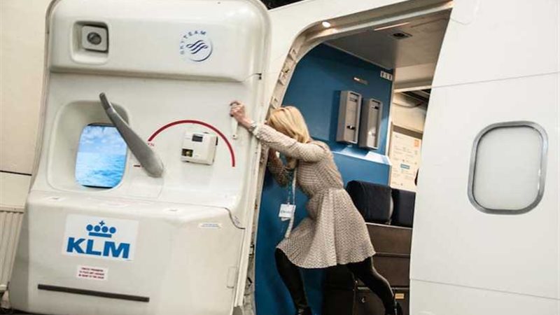 راكبة أمريكية تحاول