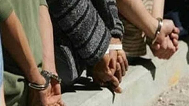 القبض على 3 بائعين