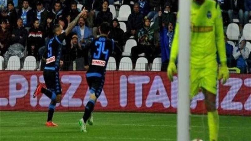 نابولي يفوز على سبال