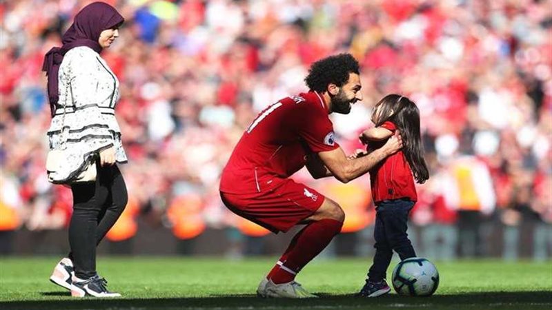 «مكة» تشعل آنفيلد..